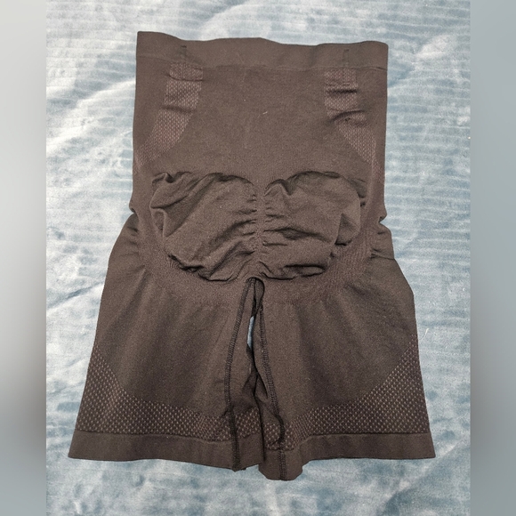 Shapermint Essentials Shaper Shorts! - Picture 2 of 5